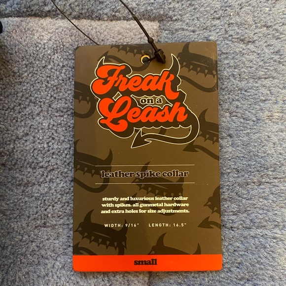 Spiked dog collar - Picture 2 of 3